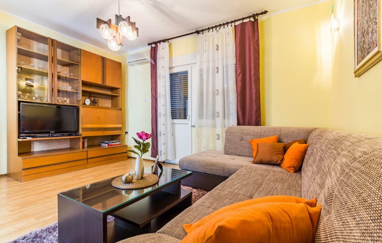Pula Apartment Exterior photo